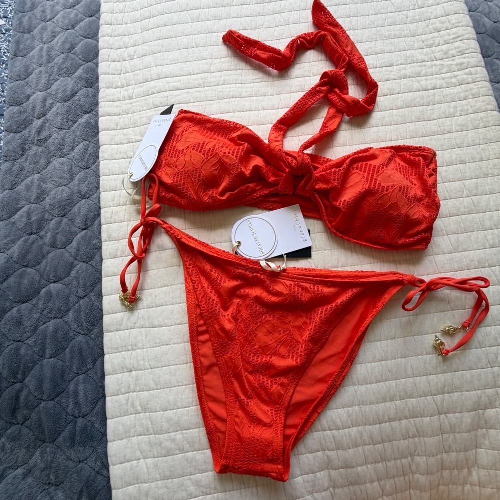 Gianni Bini Shea Leigh Mills Red Lace Bikini Set Bandeau Halter Large - Picture 2 of 12